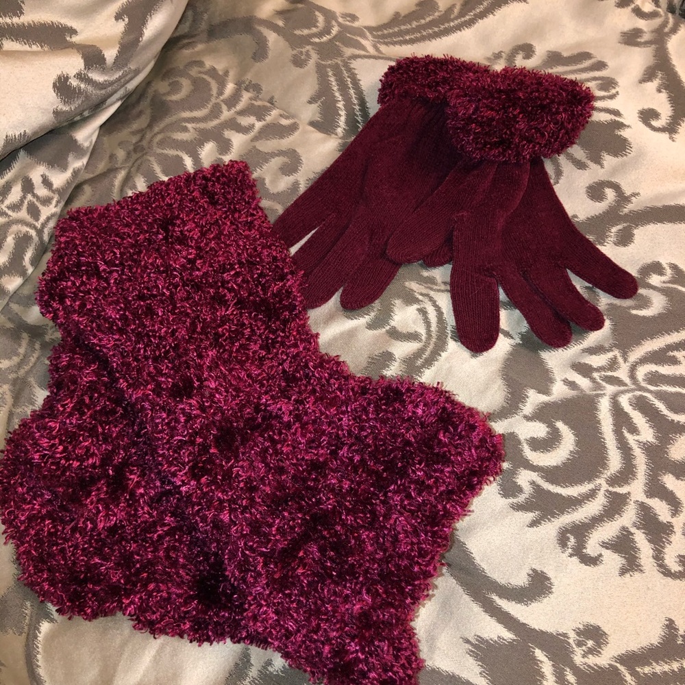 Scarf and gloves.  Burgundy/wine colour.